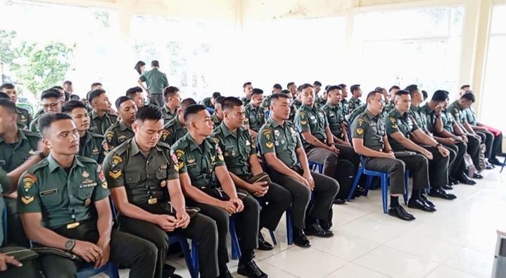 Sekisar 80 lebih mahasiswa dan pendamping ketika mengikuti pembukaan kegiatan PKN