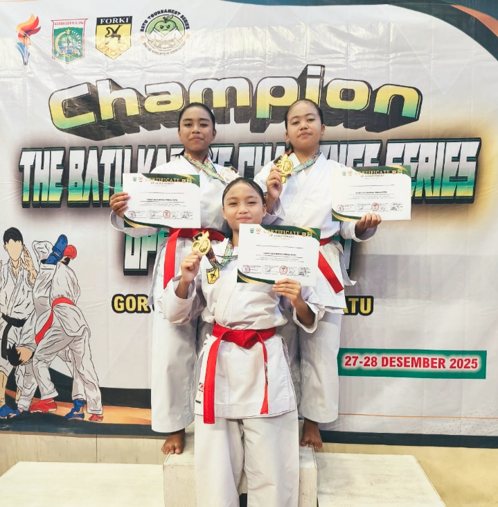 Juara 1 Beregu Putri di Tournamen Open 2025