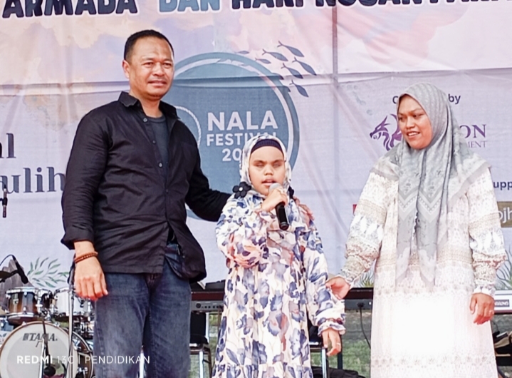 Pembina Shindi dan Pede ketika bersama Dilah menyumbangkan lagu di Nala Festival 2025
