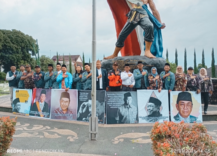 Sarbumusi PCNU Batu Gelar Kirab Haul Gus Dur, Ajak Warga Jaga Pluralisme