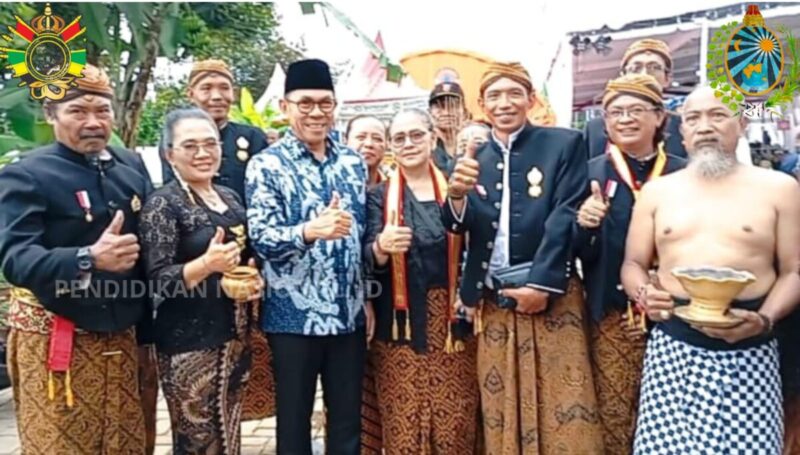 Reh Wongsonagoro Gelar Kirab Budaya di Kota Batu, Tekankan Pentingnya Pakem Keraton di Era Modern