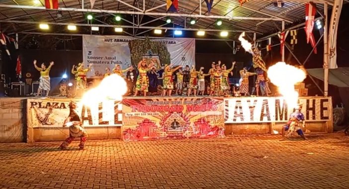 Penampilan Reog serta Barong Sembur Geni