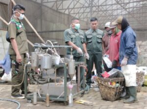 Dari Sampah jadi Bahan Bakar Desa Tulungrejo Manfaatkan Teknologi Pirolisis POLTEKAD