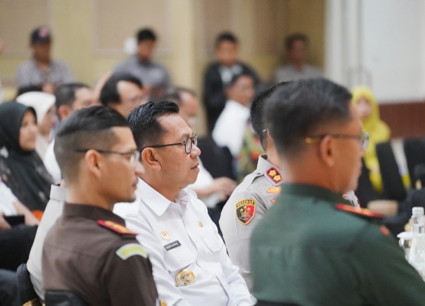 Tampak Wali Kota Batu, Murochman ketika bersama jajaran Forkopimda