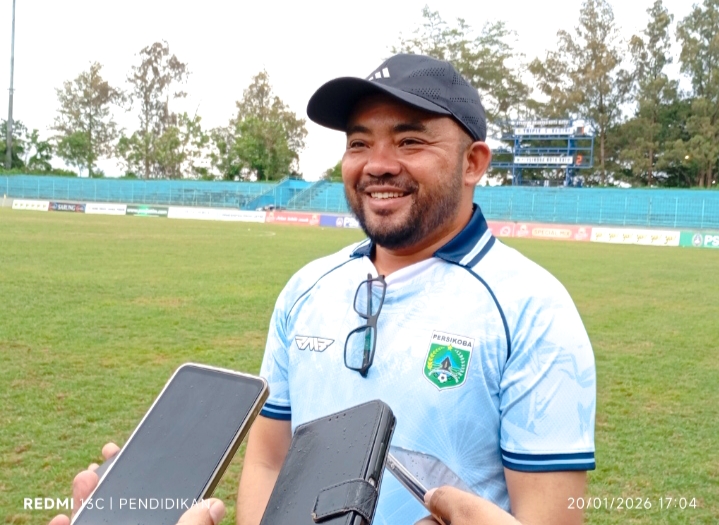 Heli Suyanto Sebagai Manajer Persikoba Kota Batu