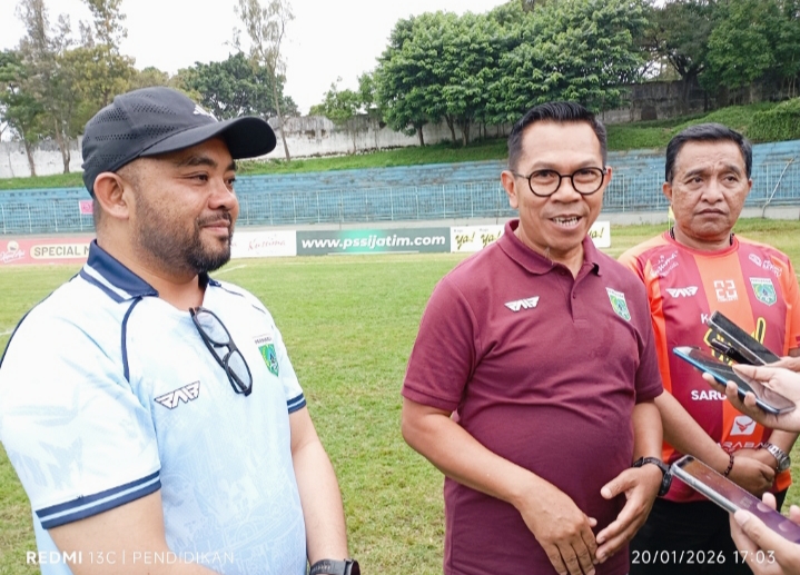Wali Kota Batu, Nurochman ketika memberikan ungkapan yang ke awak media