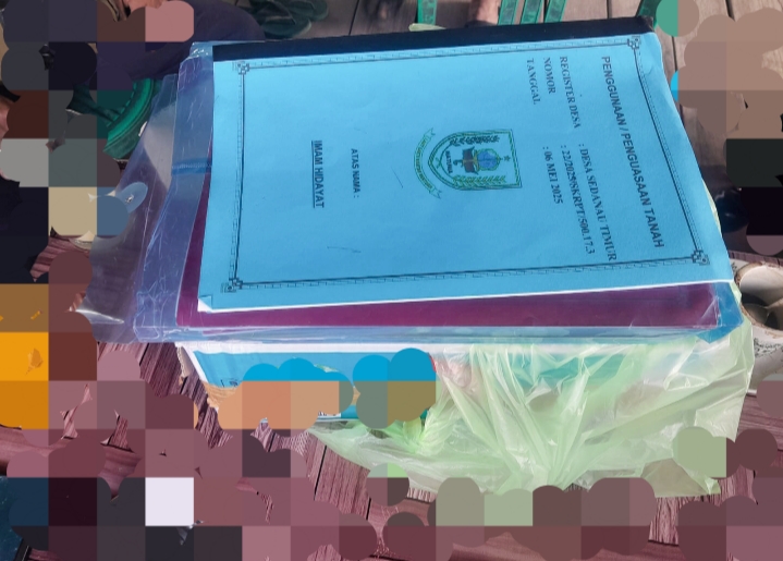 Tumpukan Sertifikat tanah milik warga