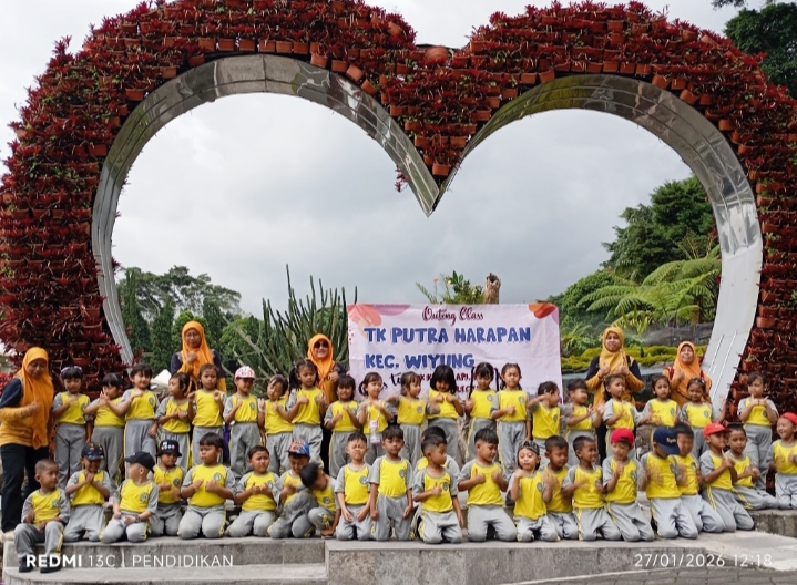 TK. Putra Harapan ketika tiba di Taman Rekreasi Selecta