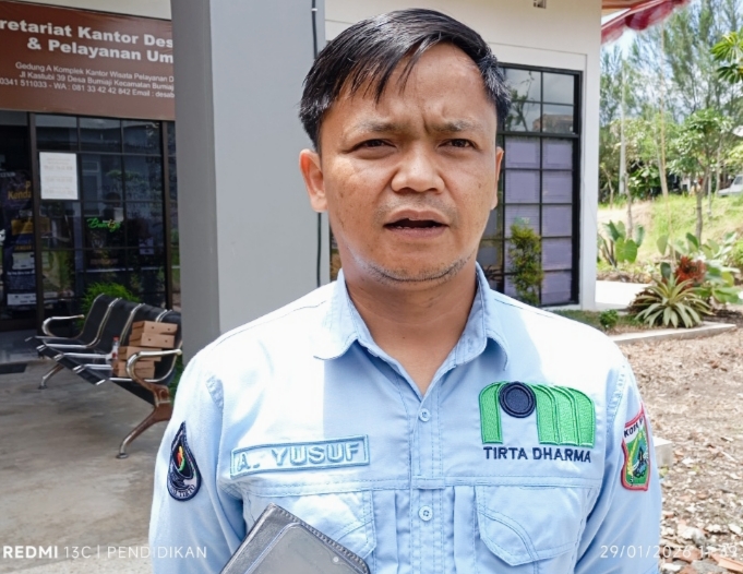 Dirut PDAM Kota Batu ketika usai diskusi Sumber Mata Air