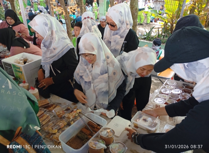 Salah satu UMKM Wali murid dengan salah satu produk unggulanya
