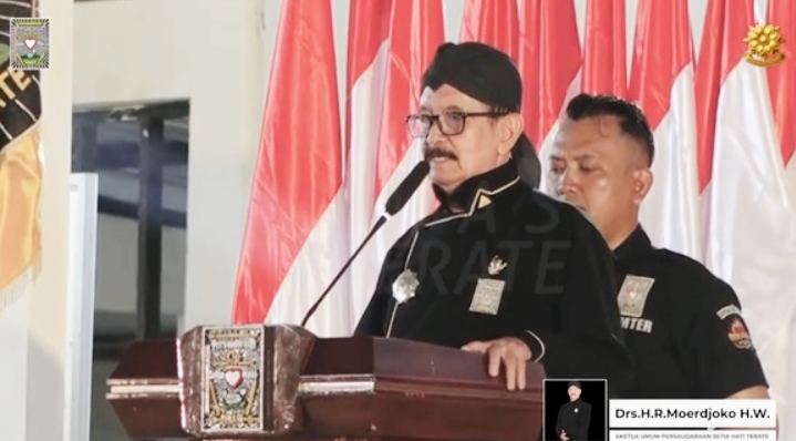 Ketum PSHT ketika memberikan sambutanya. 