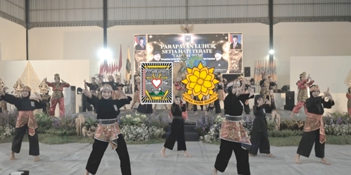 Penampilan seni pencak silat didalam pembuka kegiatan PARLUH 2026