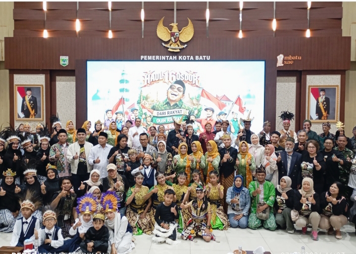 Wali Kota Batu ketika bersama sama Lintas Agama, Gus Durian, Lintas Buda, Shindi dan Forkopimda