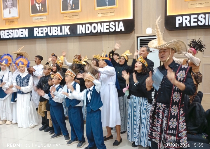 Seluruh anggota paduan suara Lintas Iman antusias mengikuti rangkaian acara Haul Gus Dur