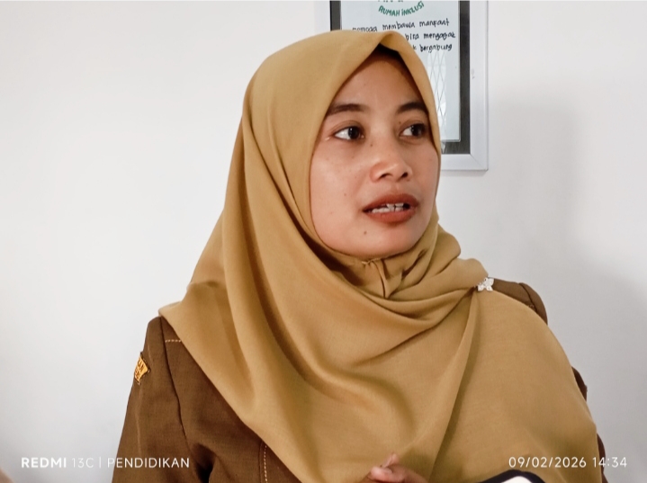 Ketua Rumah Inklusi Kota Batu ketika menjelaskan ke awak media. 
