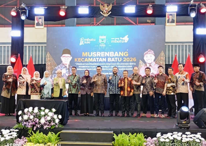 Wali Kota dan Wakil Wali Kota Batu ketika bersama Ketua DPRD beserta anggota DPRD BATU