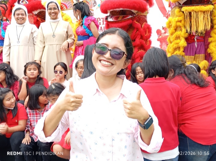 Ketua Panitia, Anita, S.Pd ketika berada di tengah tengah sesi kegiatan