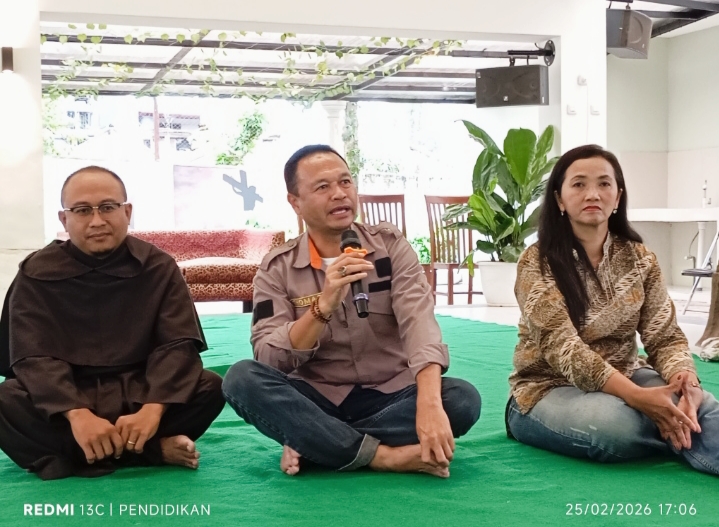 Camat Bumiaji Thomas Maydo menyampaikan rencana kunjungan silaturahmi ke pura dan vihara untuk merawat persatuan usai acara Haul Gus Dur