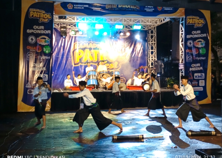 Salah satu peserta Patrol Fest ketika melakukan orasi musik perkusinya. 