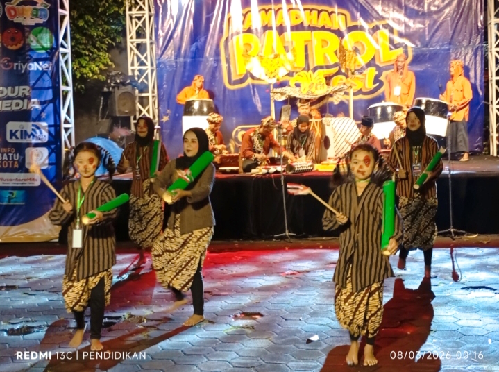 Salah satu perfom dari perkusi Patrol Fest yang serasi dan kompak. 