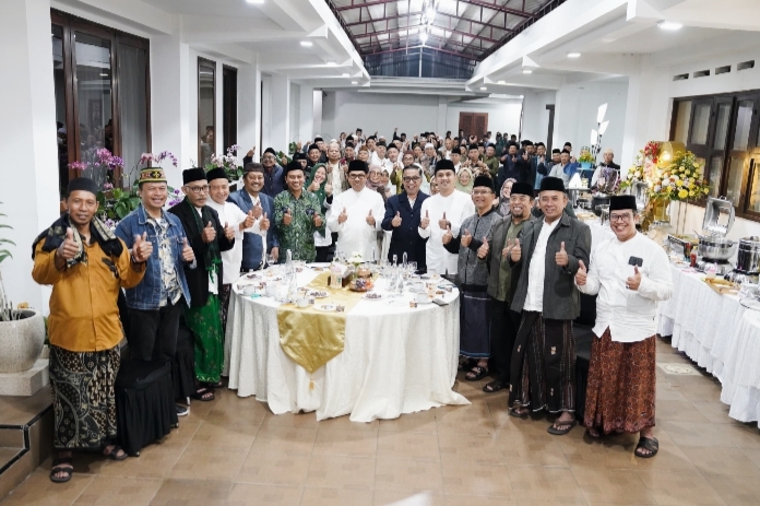 Wali Kota Batu, Nurochman ketika bersama sama Forkopimcam,Ketua DPRD berserta anggota, jajaran Rais Syuriah, Tanfidziyah, dan Badan Otonom PCNU Kota Batu pada penutupan Turba Ramadhan 1447 H.