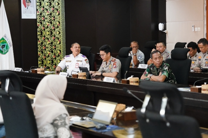 Tampak Kadishub Kota Batu, Kasat Lantas Polres Batu, Dan Ramil Batu, serta jajaran forkopimda lainya. 