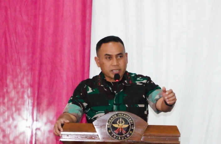 Panglima Divif 2 Kostrad, ketika memberikan sambutanya dalam kunjunganya di Malang. 