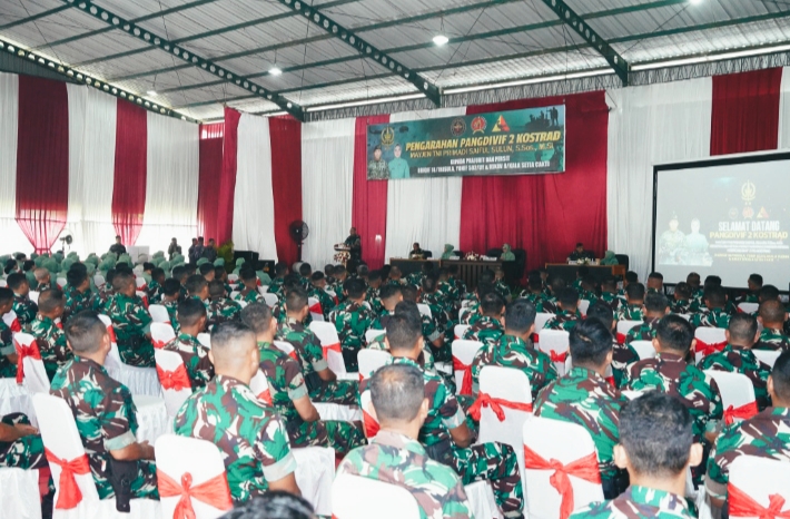 Antusias prajurit ketika mengikuti rangkaian kegiatan Kunjungan Pang divif 2 di Malang. 