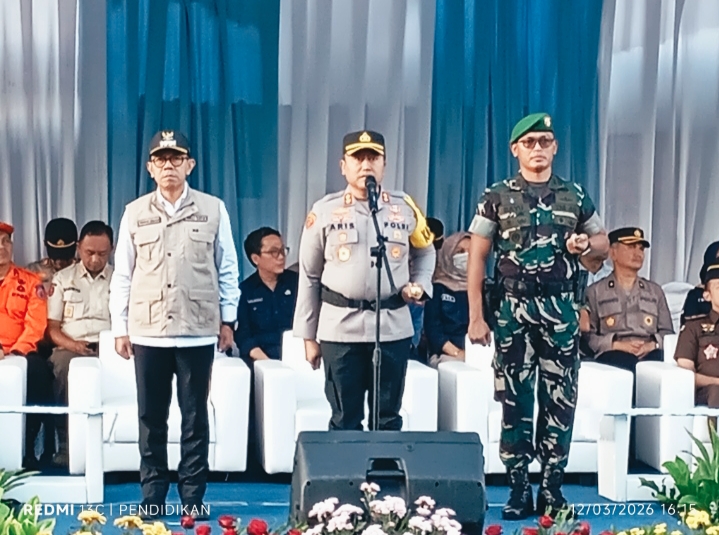 Kapolres Baru, Dandim 0818,dan Wali Kota Batu ketika Apel Operasi Ketupat 2026.