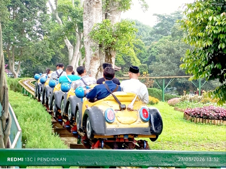 Salah satu wahana juga yang bisa dinikmati segala usia dengan menyuguhkan keindahan alamnya.
