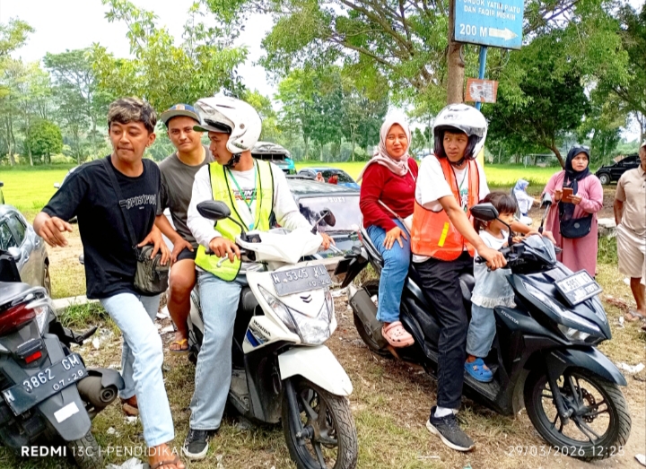 Selain Shuttle yang disediakan, juga ada jasa ojek dengan nama Sobat Miku. 