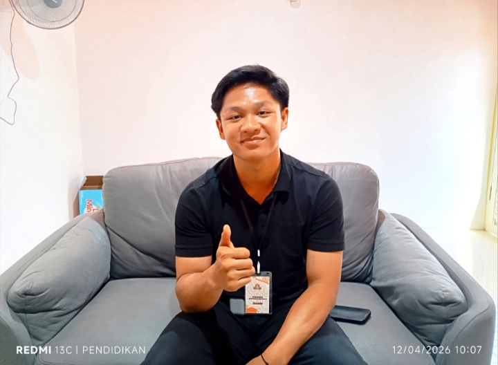 Salah satu staff Marketing Mikutopia ketika berada di Kantor.