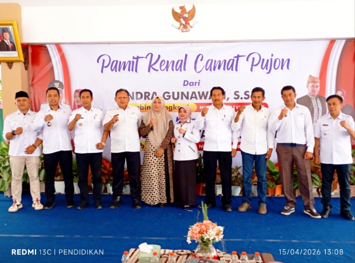 Moment ketika Seluruh Kepala Desa bersama Camat Pujon yang lama