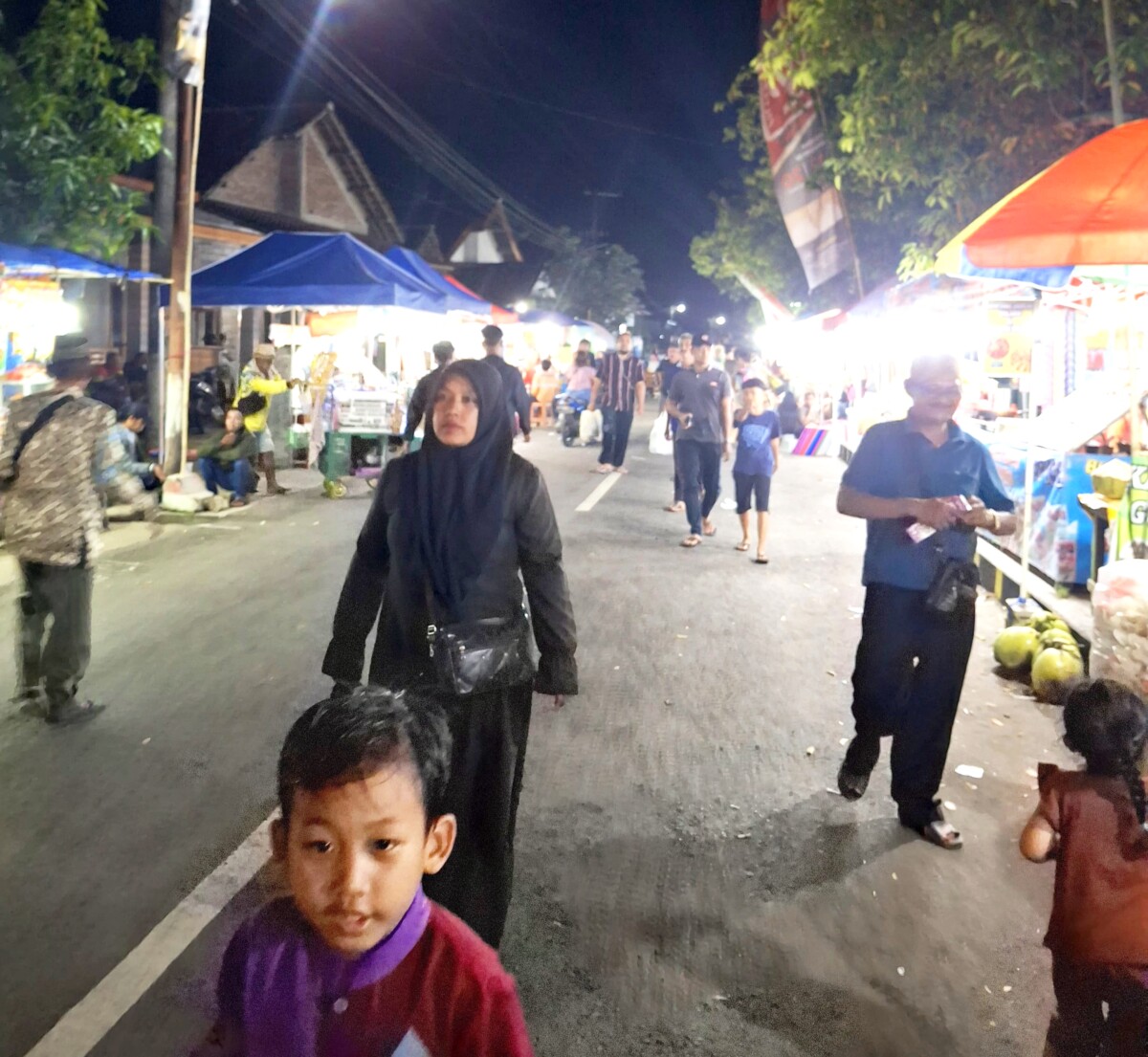 Tampak Ratusan UMKM dari warga sekitar juga dari berbagai daerah / kota juga mewarnai Haul Mbah Djoego ke 156.