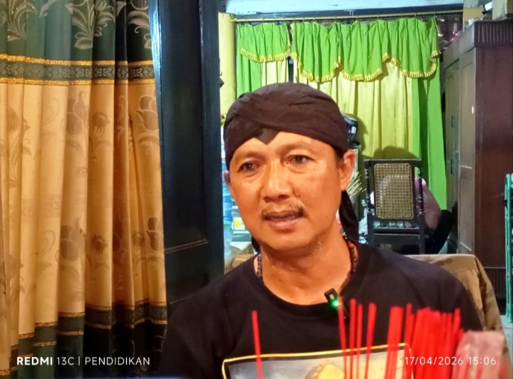 Ki Arif, ( Mbah Semar ) ketika menjelaskan kegiatan didalam Haul Mbah Djoego. 