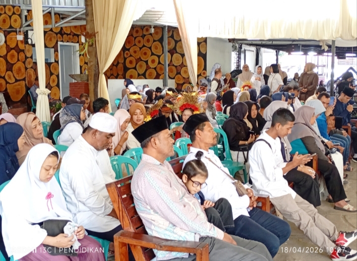 Tampak sangat antusias peserta kegiatan halal bihalal di Berkah Rangkul Kota Batu. 