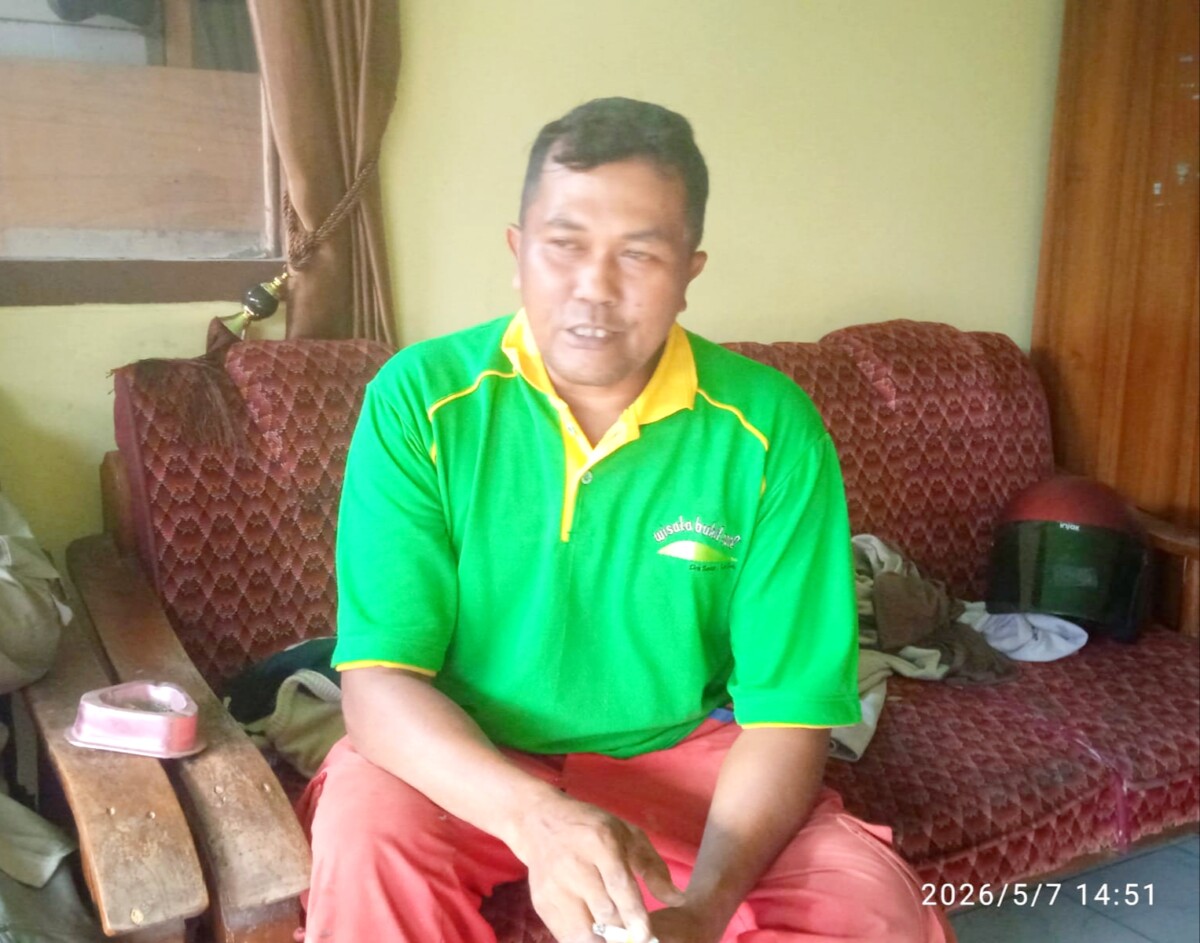Saruwi ketika menjelaskan ke salah satu awak media. 