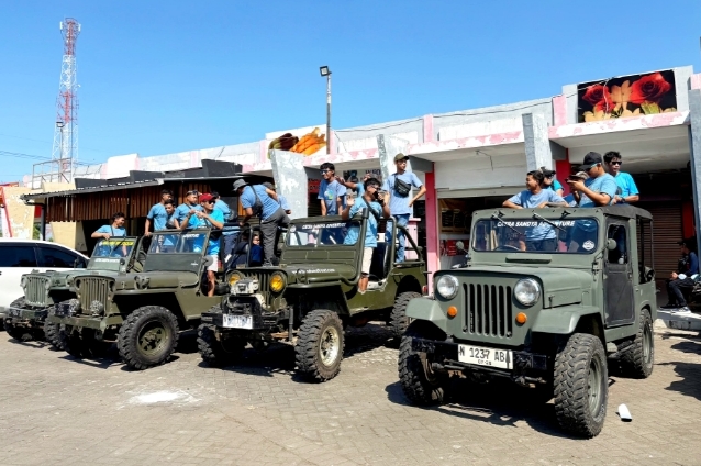 Tim CV. Papa Jawa Nusantara ketika bersama tamu untuk Off-road