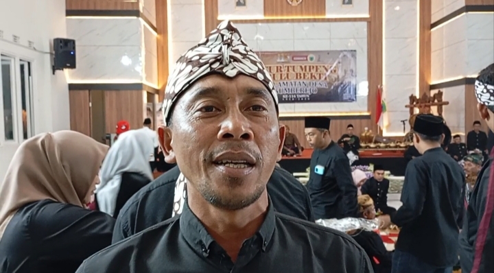Ketua RT, ketika mengapresiasi kegiatan Pasrah Bulu Bekti. 