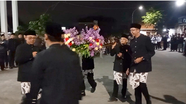 Pasrah Bulu Bekti yang pertama oleh BPD Desa Sumberjo. 