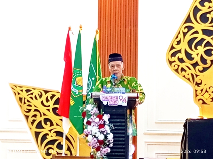 Ketua BP3NU Sisir Batu ketika Mengapresiasi Lulusan angkatan 94