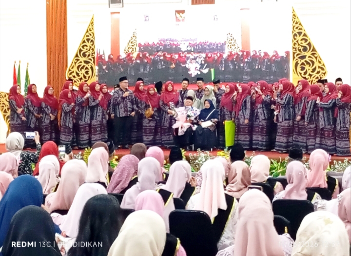 Sebuah Moment dimana rasa haru tercipta tatkalah sebuah ungkapan dari seluruh guru mengiringi purna tugas Kepala Sekolah.