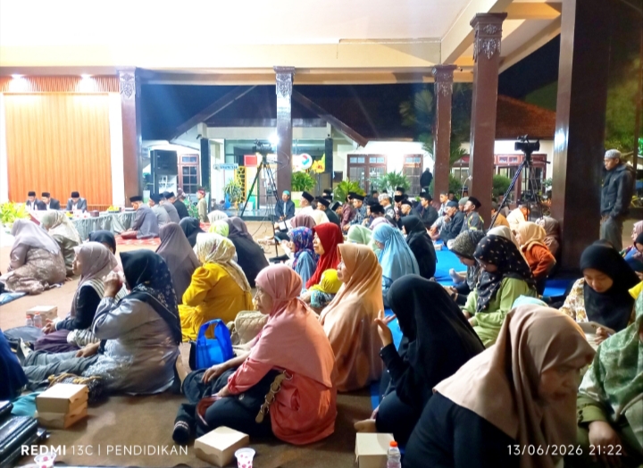 Tampak jamaah tampak antusias mengikuti Mujahadah