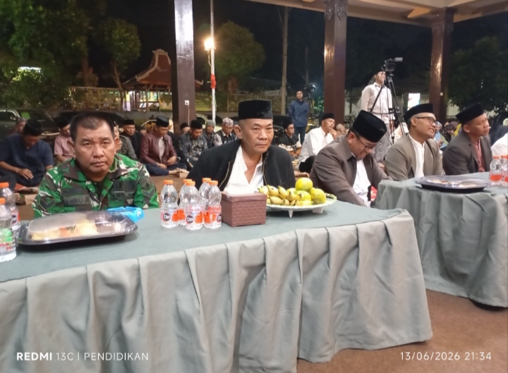 Tampak TNI juga mengikuti serangkaian kegiatan Mujahadah.