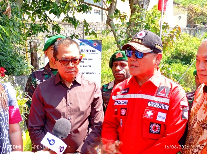 Komandan VRI ketika Konferensi Pers