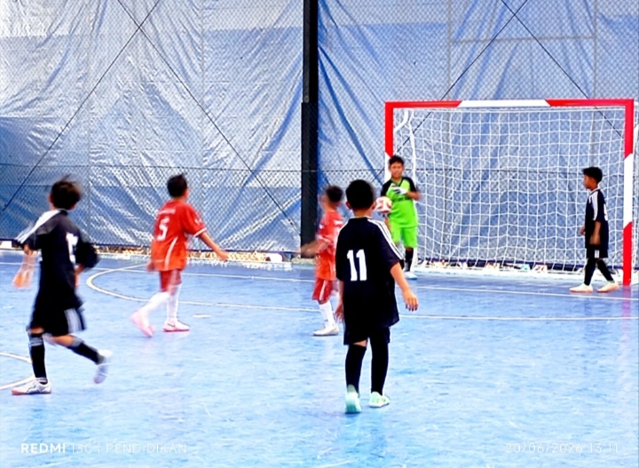 Tampak sangat semangatnya anak anak mengikuti turnamen futsal Mbatu Sae.