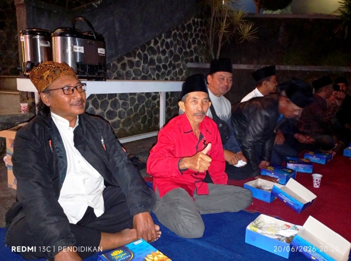 Tampak dari Ranting dan masyarakat bergabung didalam doa bersama Haul Bung Karno.