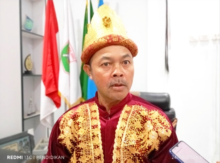 Kepala Desa Tawangsari ketika memberikan keteranganya ke Pendidikannasional.id.