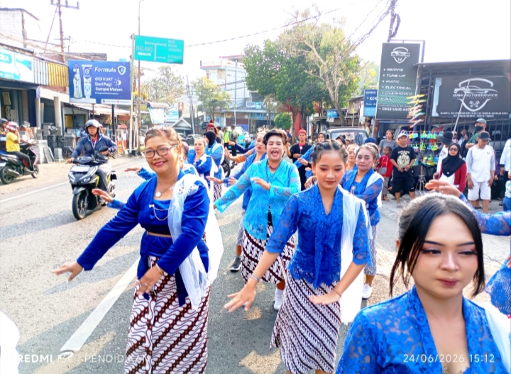 Tampak Seni Spanduk Turut serta dalam Bersih Dusun Pendem. 