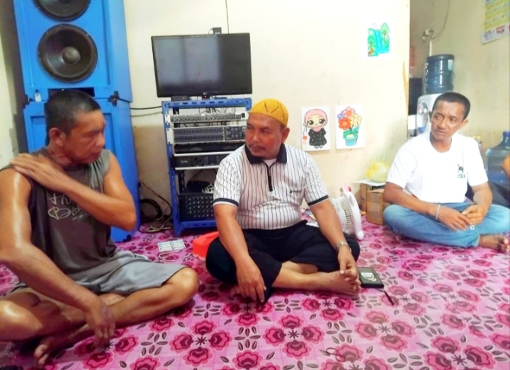 Tampak warga yang stroke didatangi DPD PSI. 
